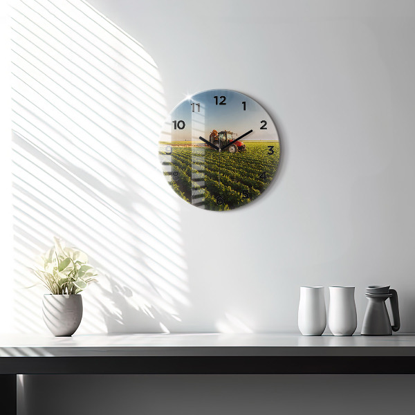 Ceas rotund de perete din sticlă Tractor într-un câmp agricol