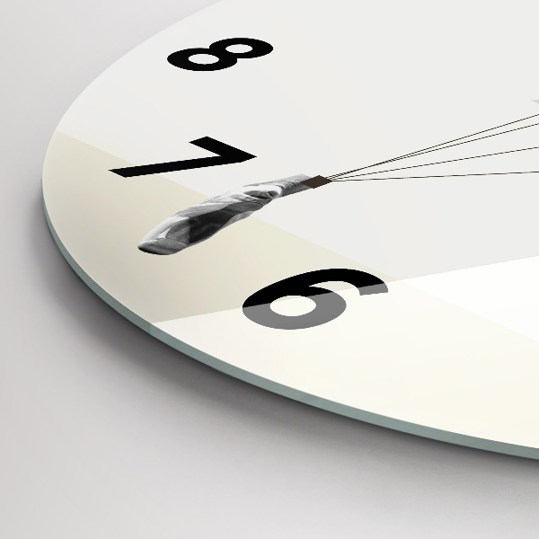 Ceas rotund de perete din sticlă Dansatoare abstractă