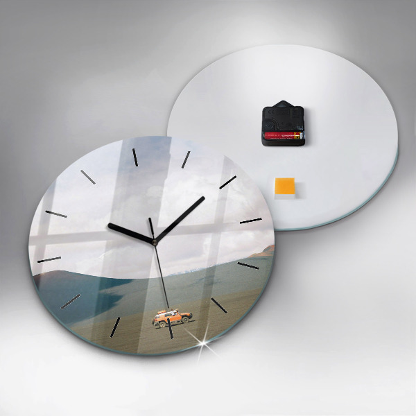Ceas rotund de perete din sticlă Vehicul în deșertul Kamchatka