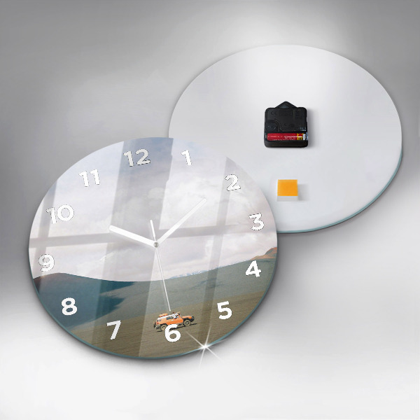 Ceas rotund de perete din sticlă Vehicul în deșertul Kamchatka