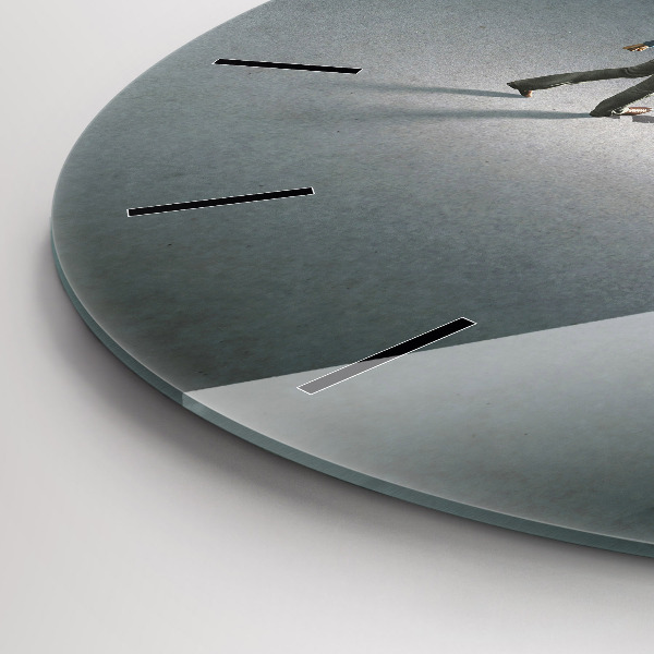 Ceas rotund de perete din sticlă Un rătăcitor în întuneric