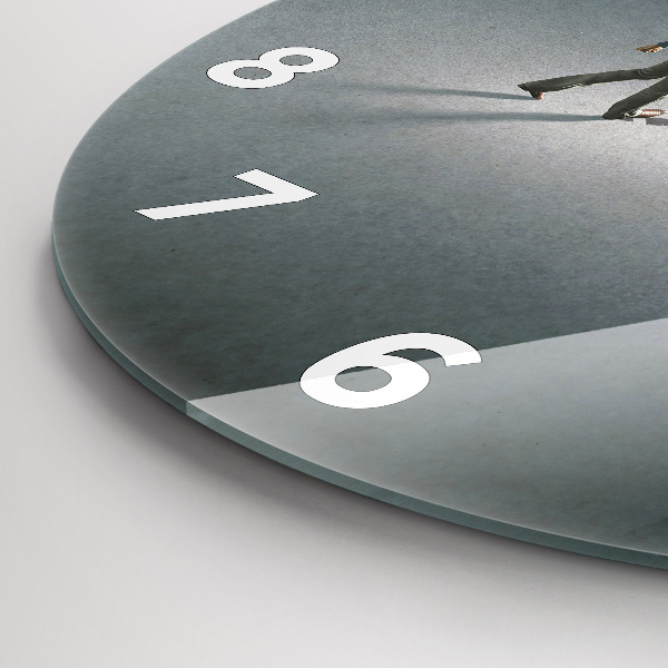 Ceas rotund de perete din sticlă Un rătăcitor în întuneric