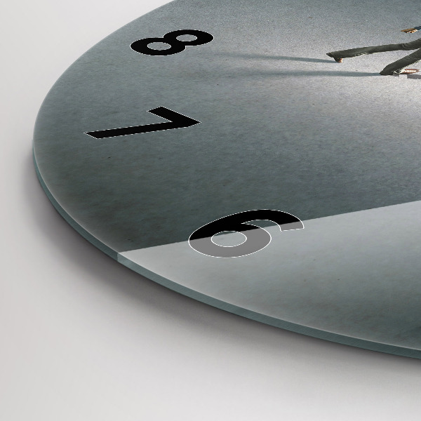 Ceas rotund de perete din sticlă Un rătăcitor în întuneric